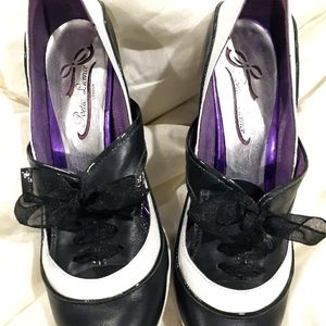 Poetic Licence London vintage black and whites